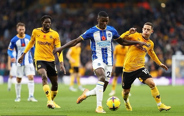 Caicedo in action against wolves
