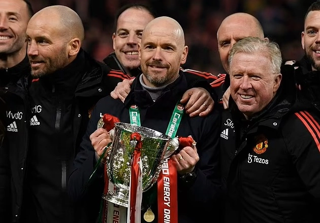 Ten Hag and other coaches with the Carabao Cup